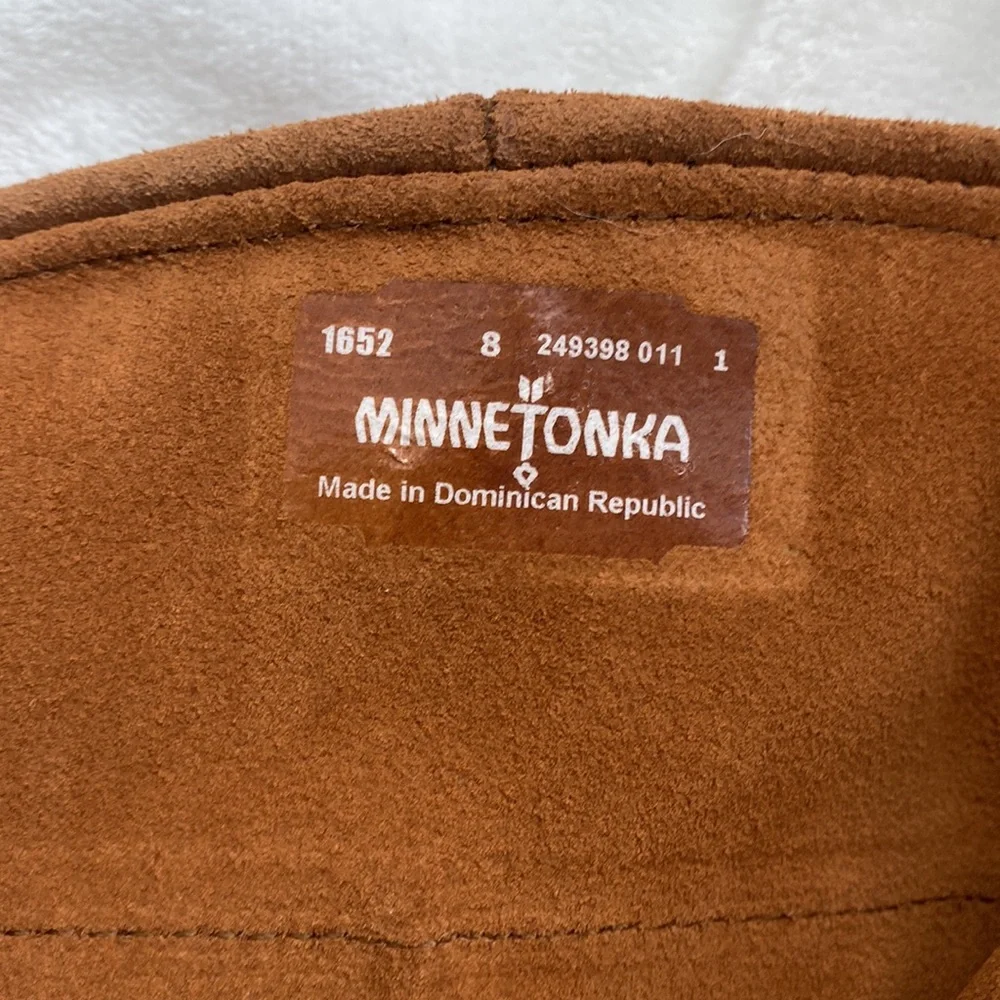 Minnetonka 5 Layer Fringe Boots - Picture 5 of 5